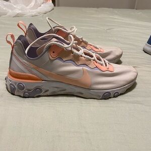 Women’s Nike shoes